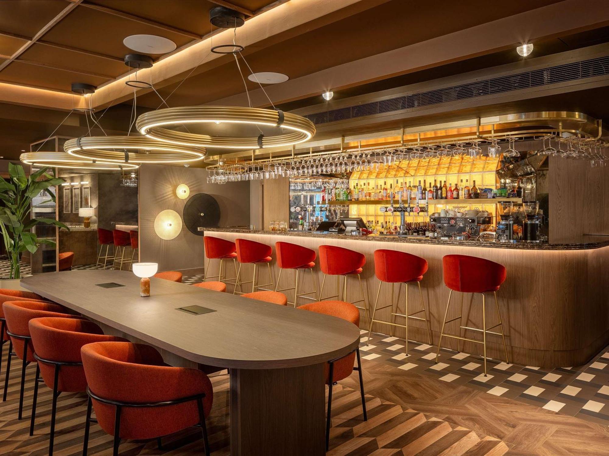 Mercure London Earls Court Экстерьер фото