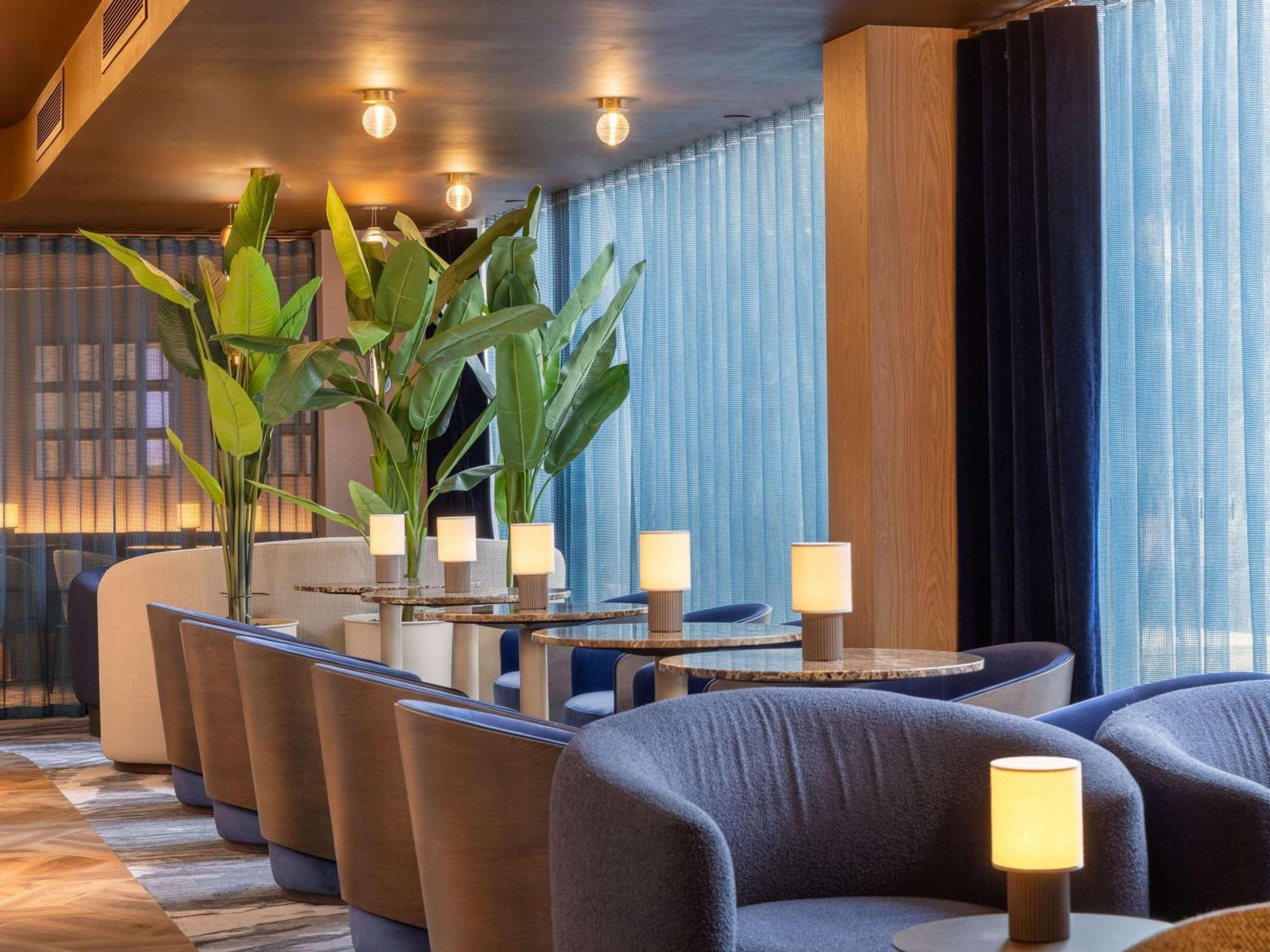Mercure London Earls Court Экстерьер фото