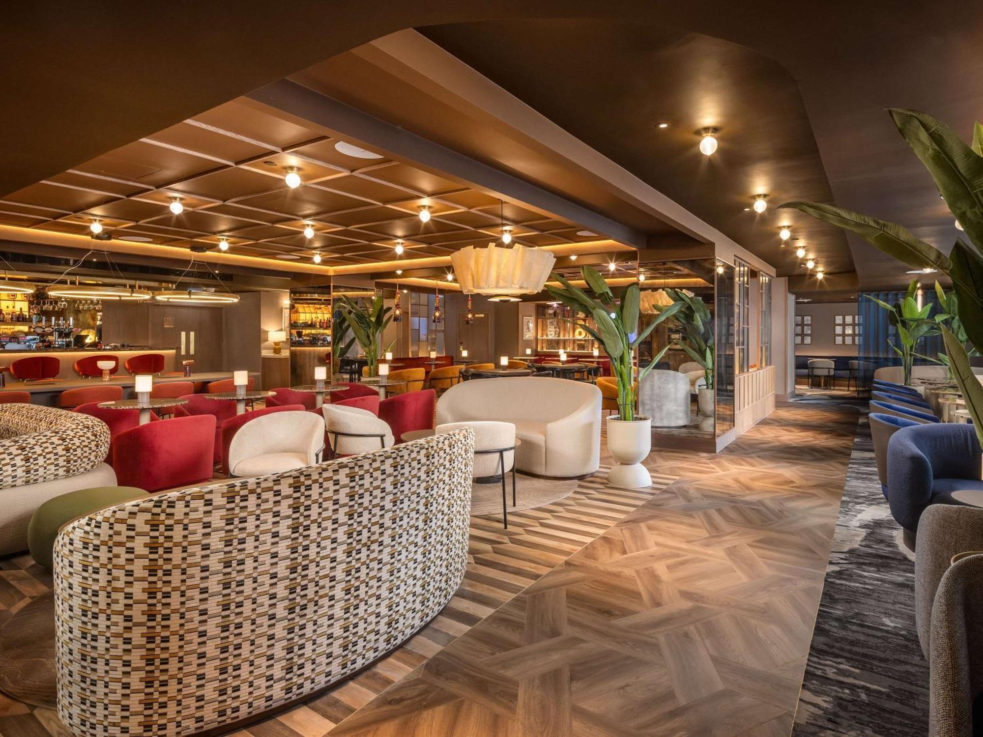 Mercure London Earls Court Экстерьер фото