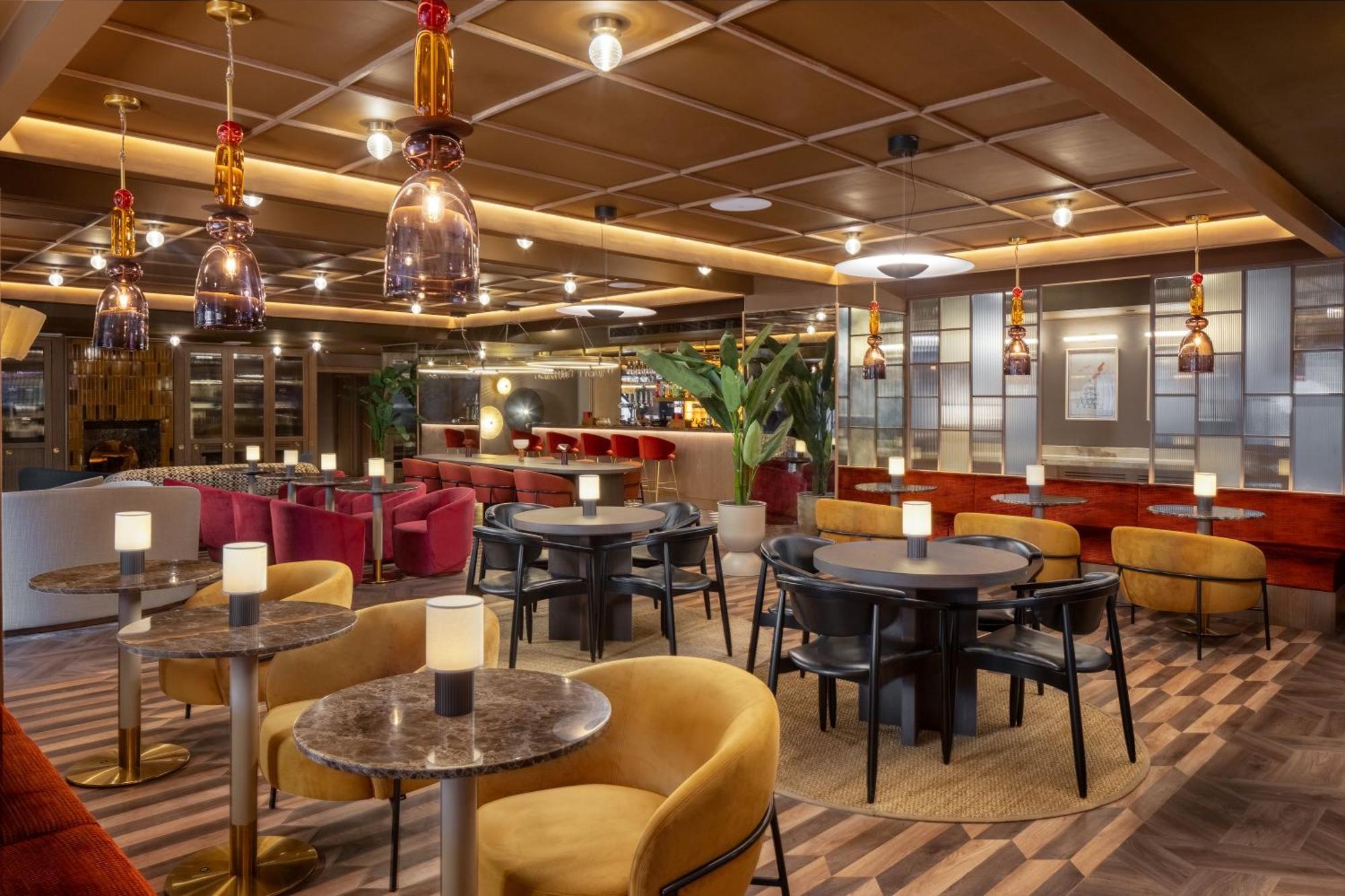Mercure London Earls Court Экстерьер фото