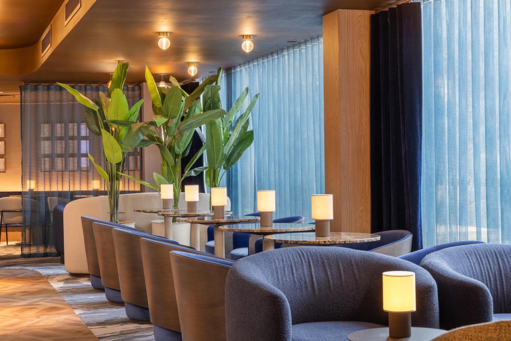 Mercure London Earls Court Экстерьер фото