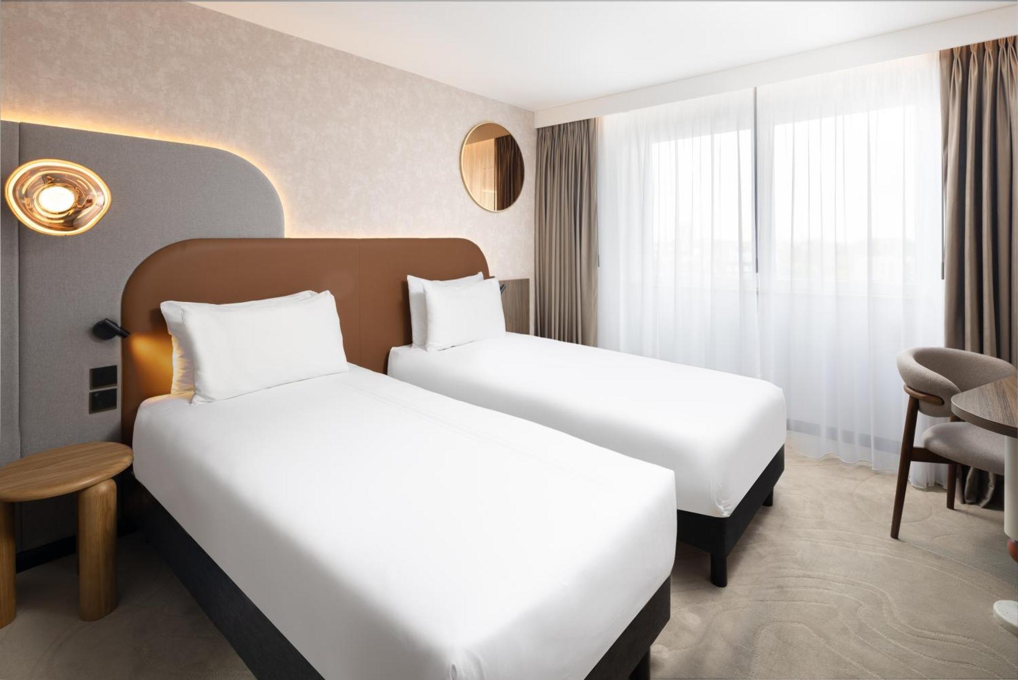Mercure London Earls Court Экстерьер фото