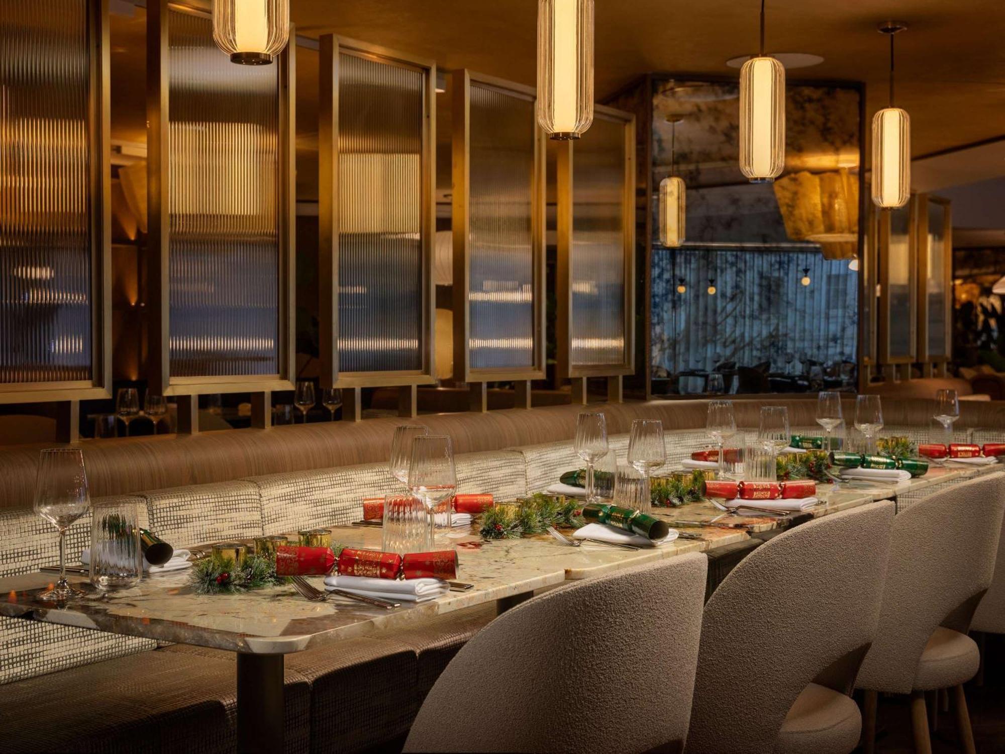 Mercure London Earls Court Экстерьер фото