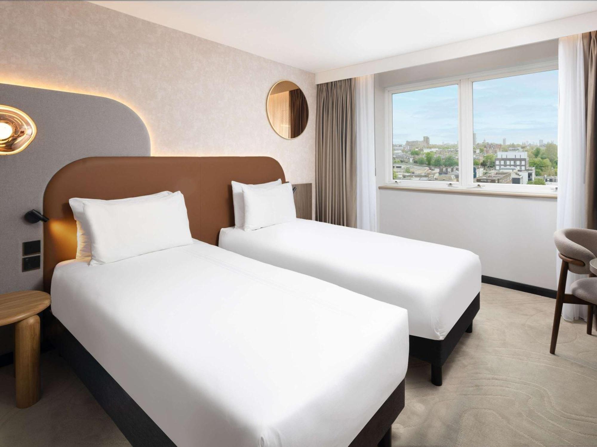 Mercure London Earls Court Экстерьер фото