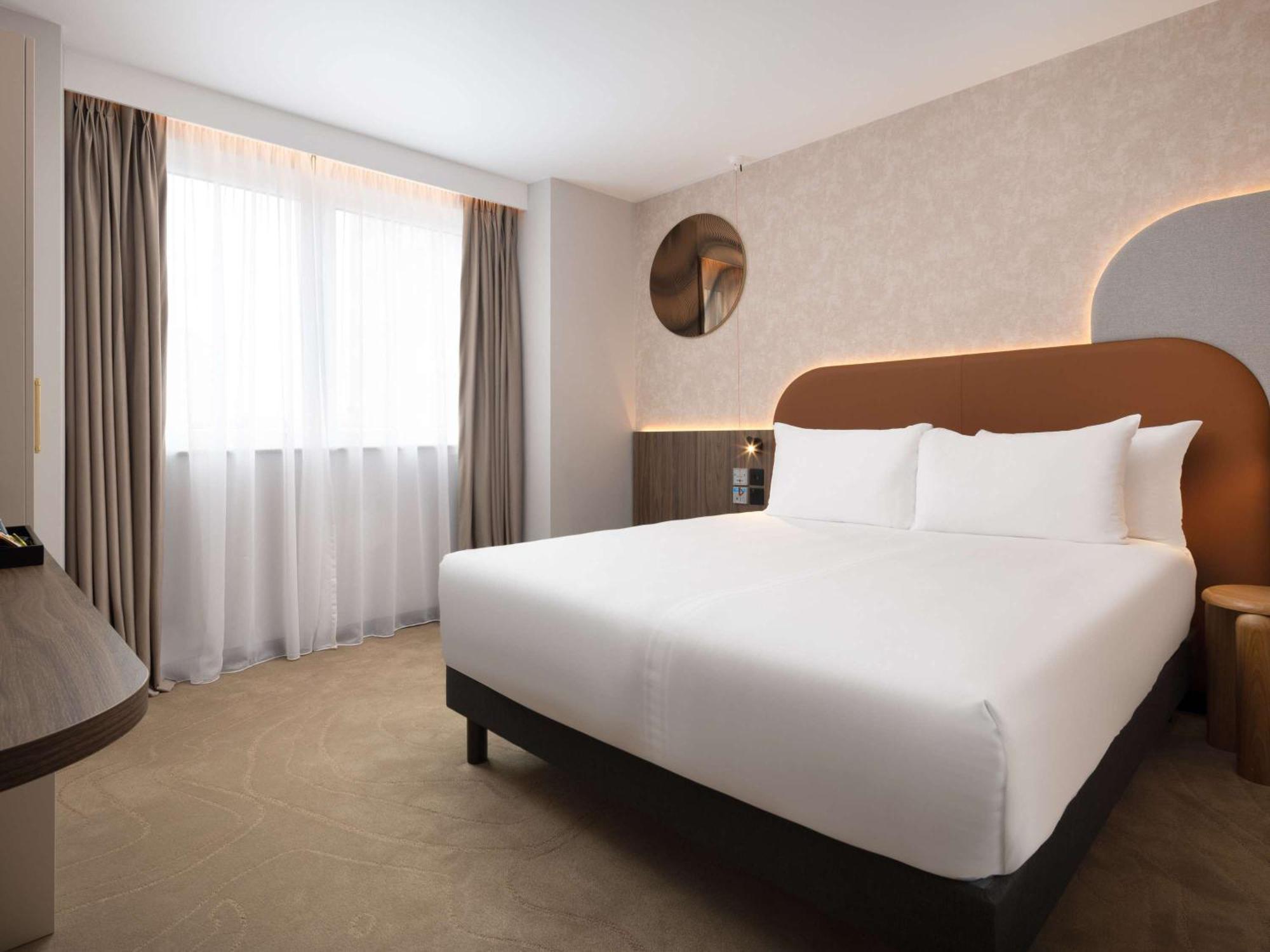 Mercure London Earls Court Экстерьер фото