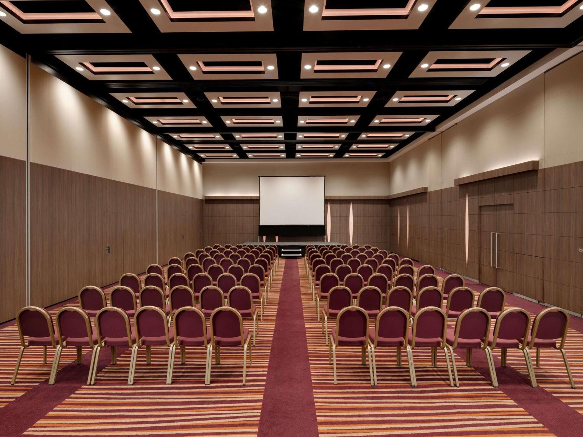 Mercure London Earls Court Экстерьер фото