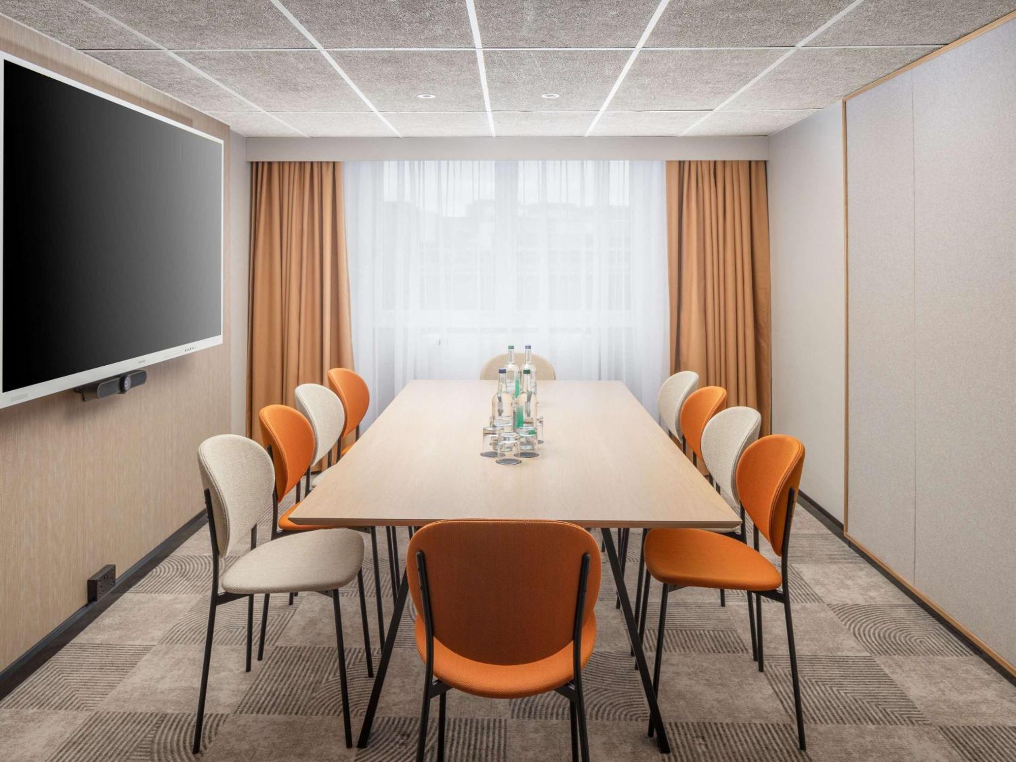 Mercure London Earls Court Экстерьер фото